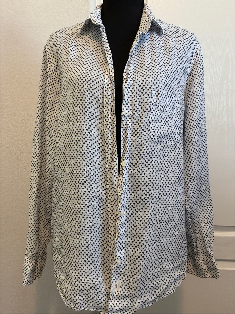 Grayson Linen White Shirt with Navy Heart Print